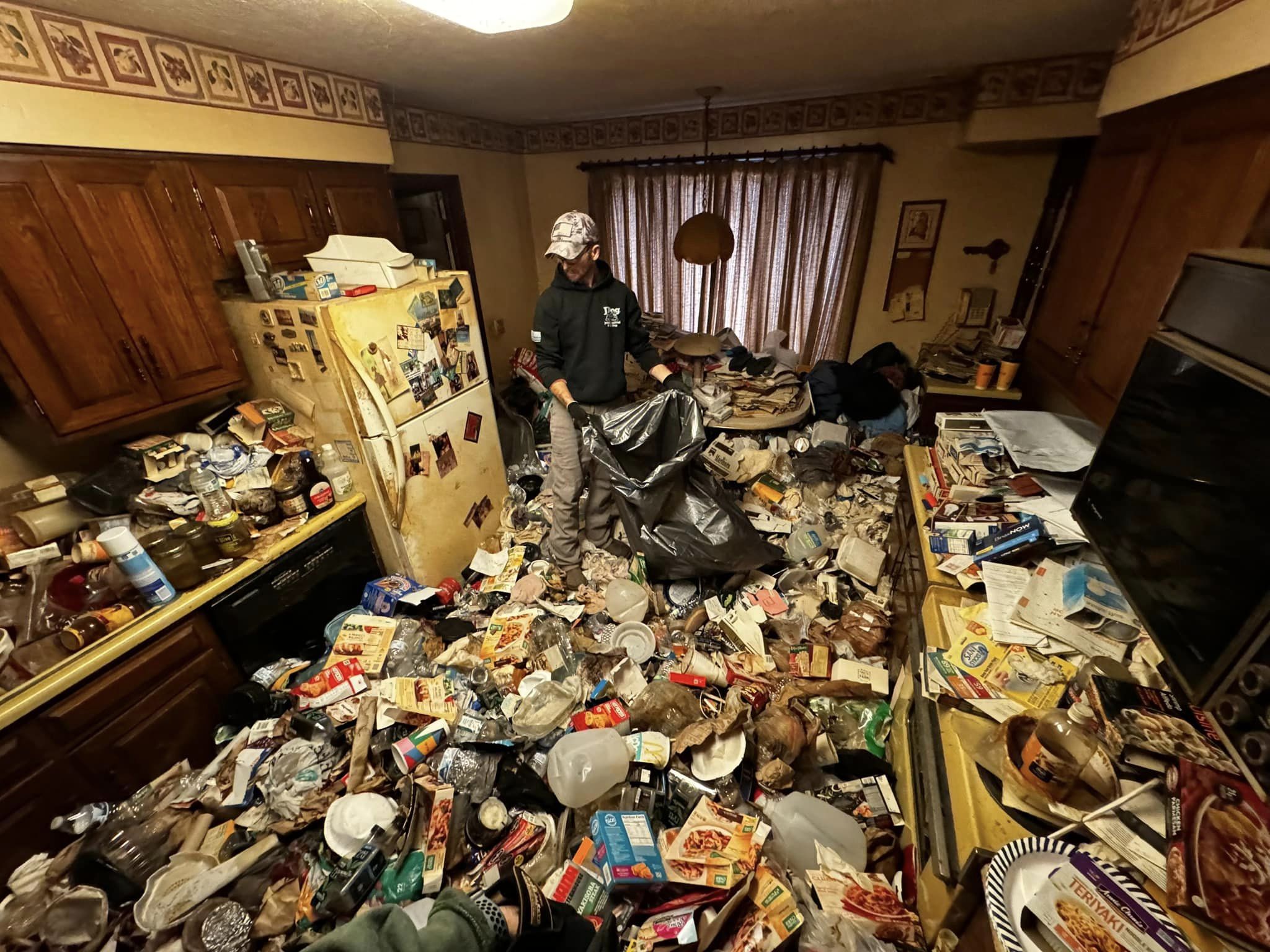 hoarder house cleanout